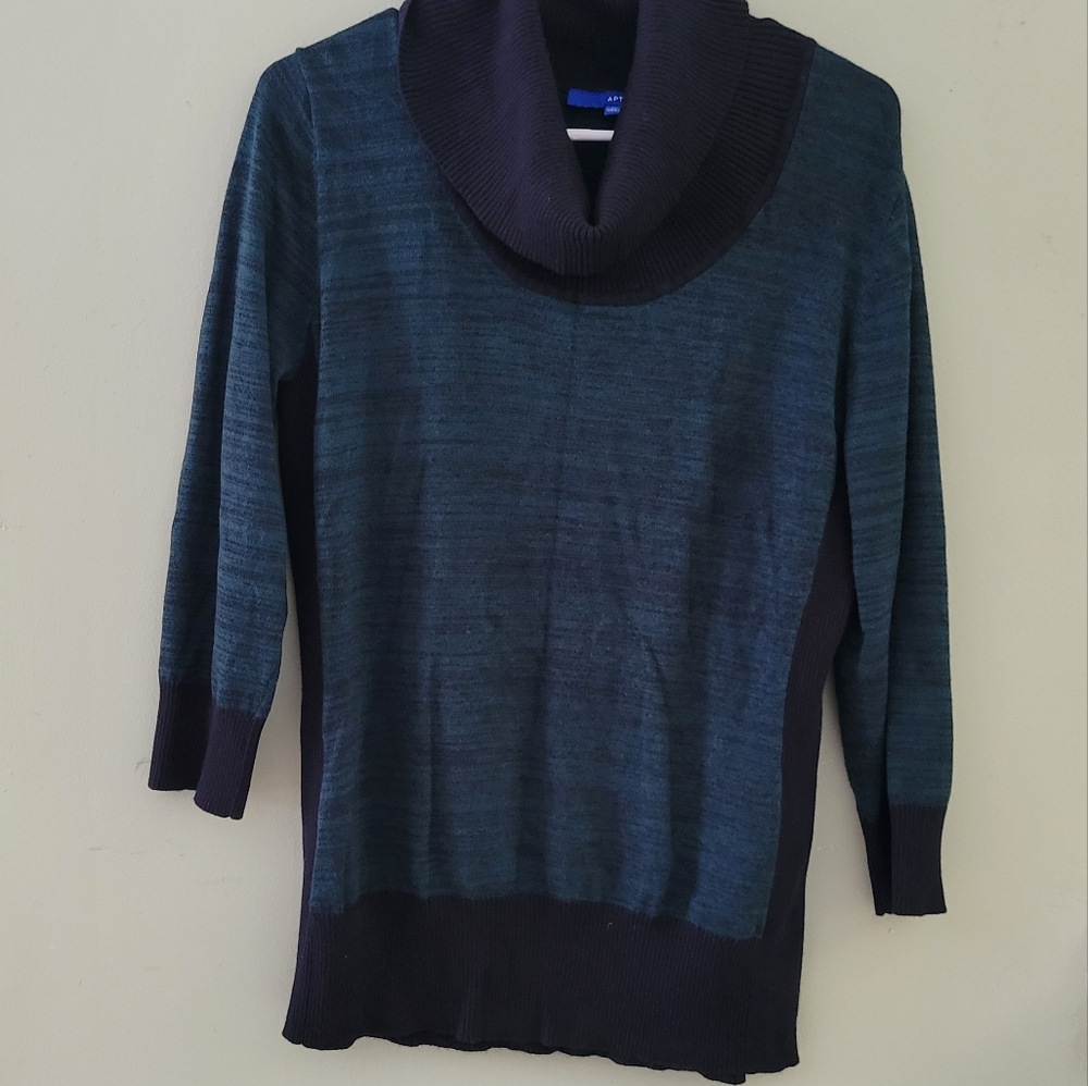 Women's XL Green & Black Tutleneck 3/4 Length Sleeves